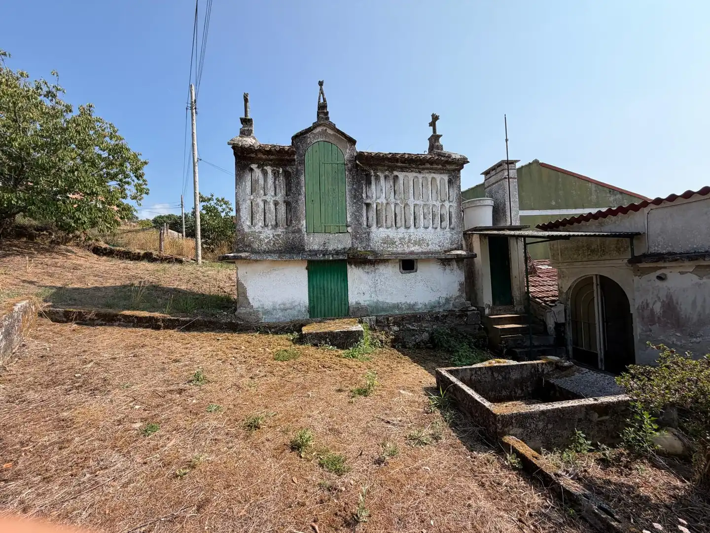 Vista exterior de Casa adosada en venda en Marín amb Jardí privat