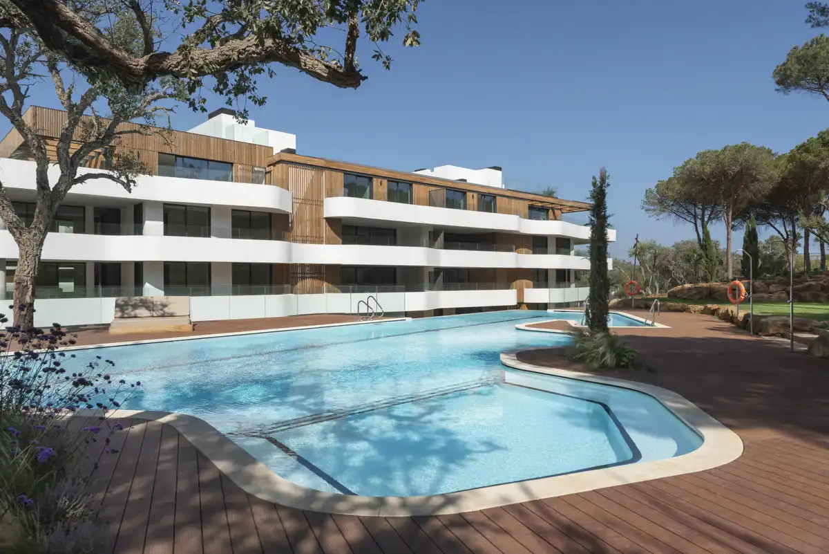 Swimming pool of Flat for sale in Sotogrande  with Terrace and Storage room