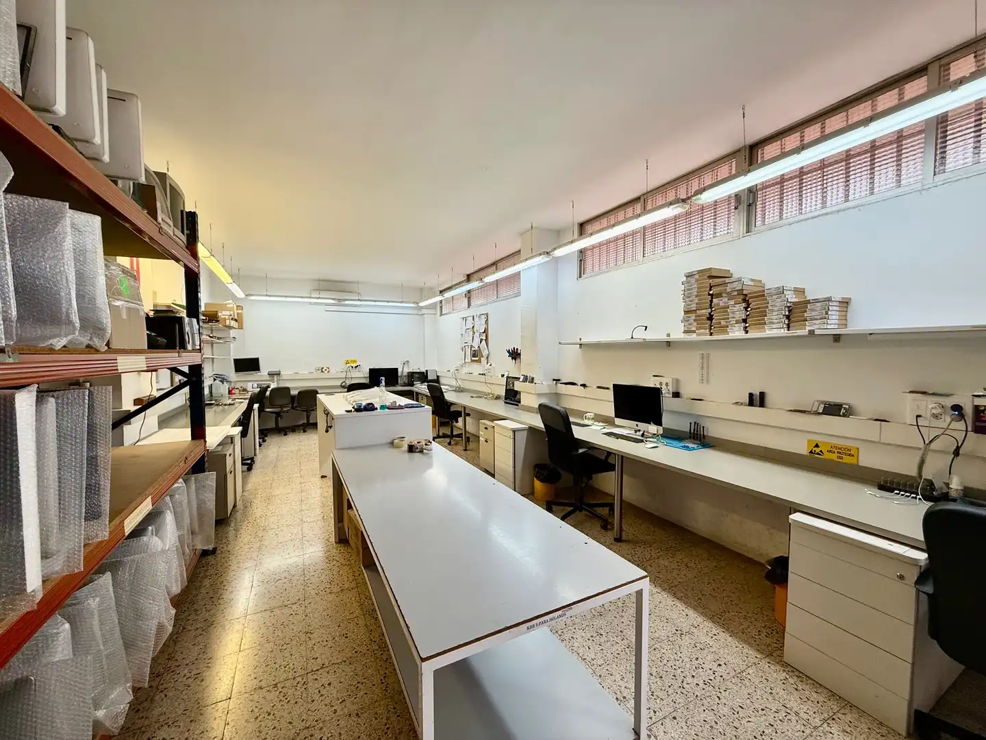Local en venta en Cornellà de Llobregat
