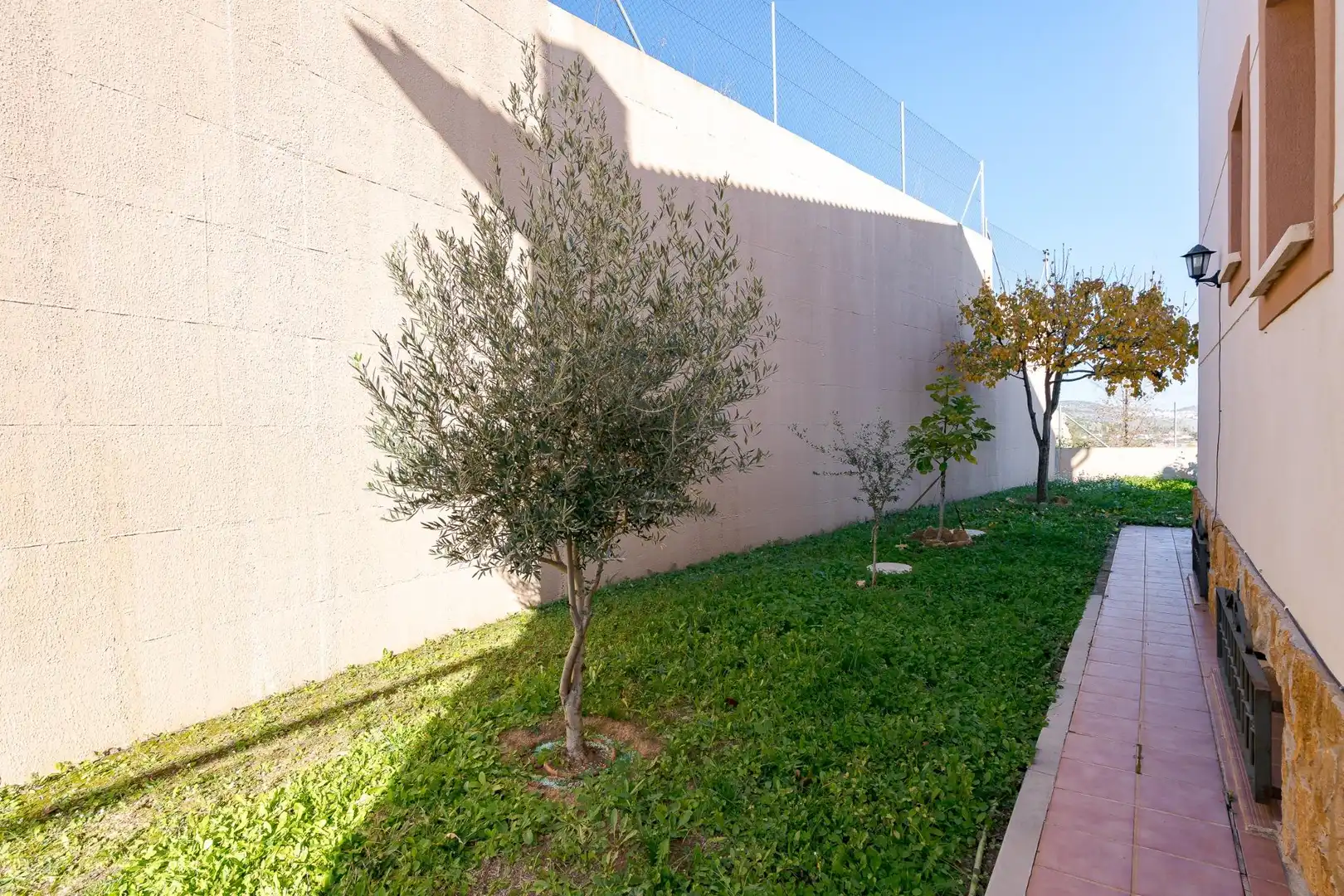 Garten von Einfamilien-Reihenhaus zum Verkauf in Carabaña mit Heizung, Privatgarten und Terrasse