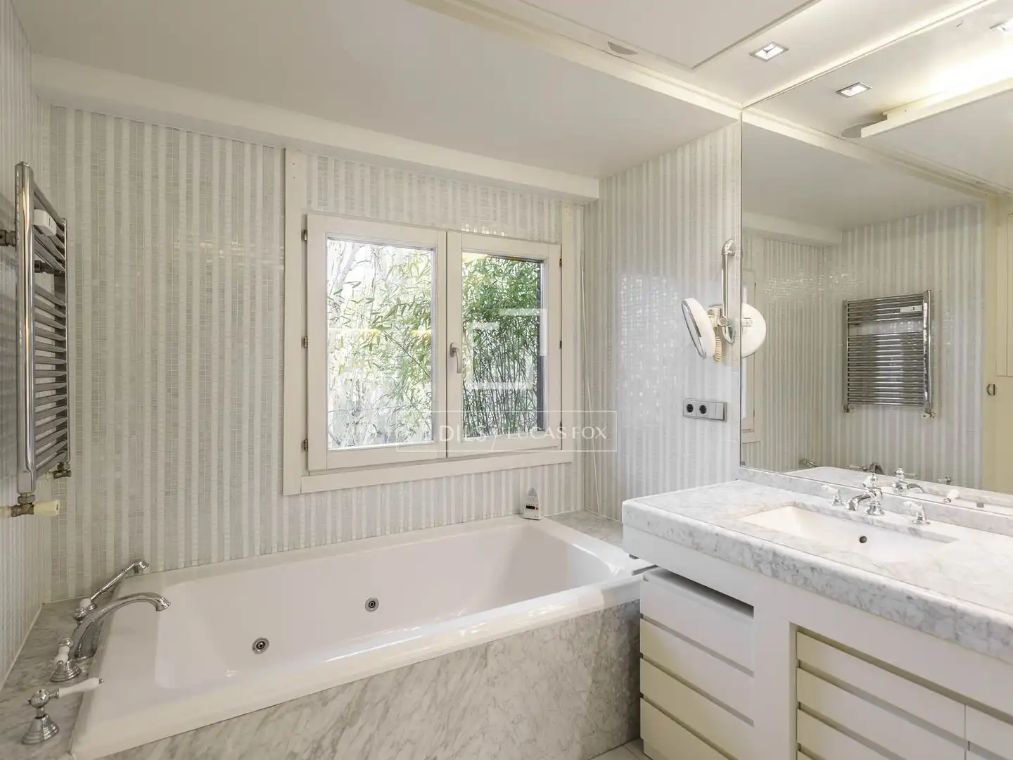 Bathroom of Attic for rent in Madrid  with Air Conditioner, Heating and Private garden