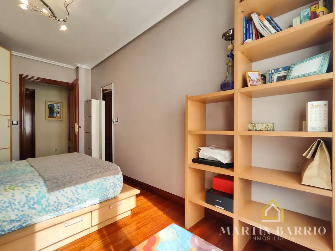 Schlafzimmer von Wohnung zum Verkauf in Muskiz mit Heizung, Privatgarten und Terrasse
