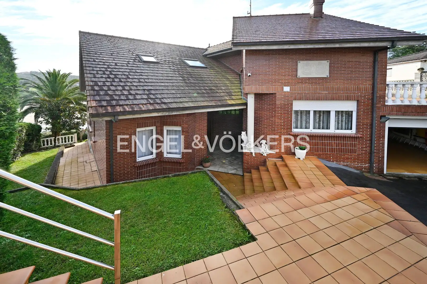 Vista exterior de Casa o xalet en venda en Bareyo amb Calefacció, Jardí privat i Terrassa