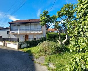 Vista exterior de Finca rústica en venda en Marina de Cudeyo amb Calefacció, Jardí privat i Traster