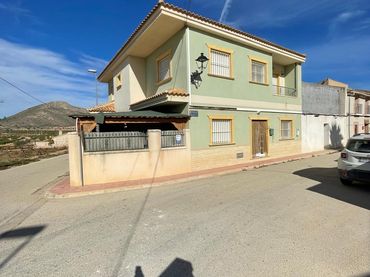 Country house for sale in El Pinós / Pinoso