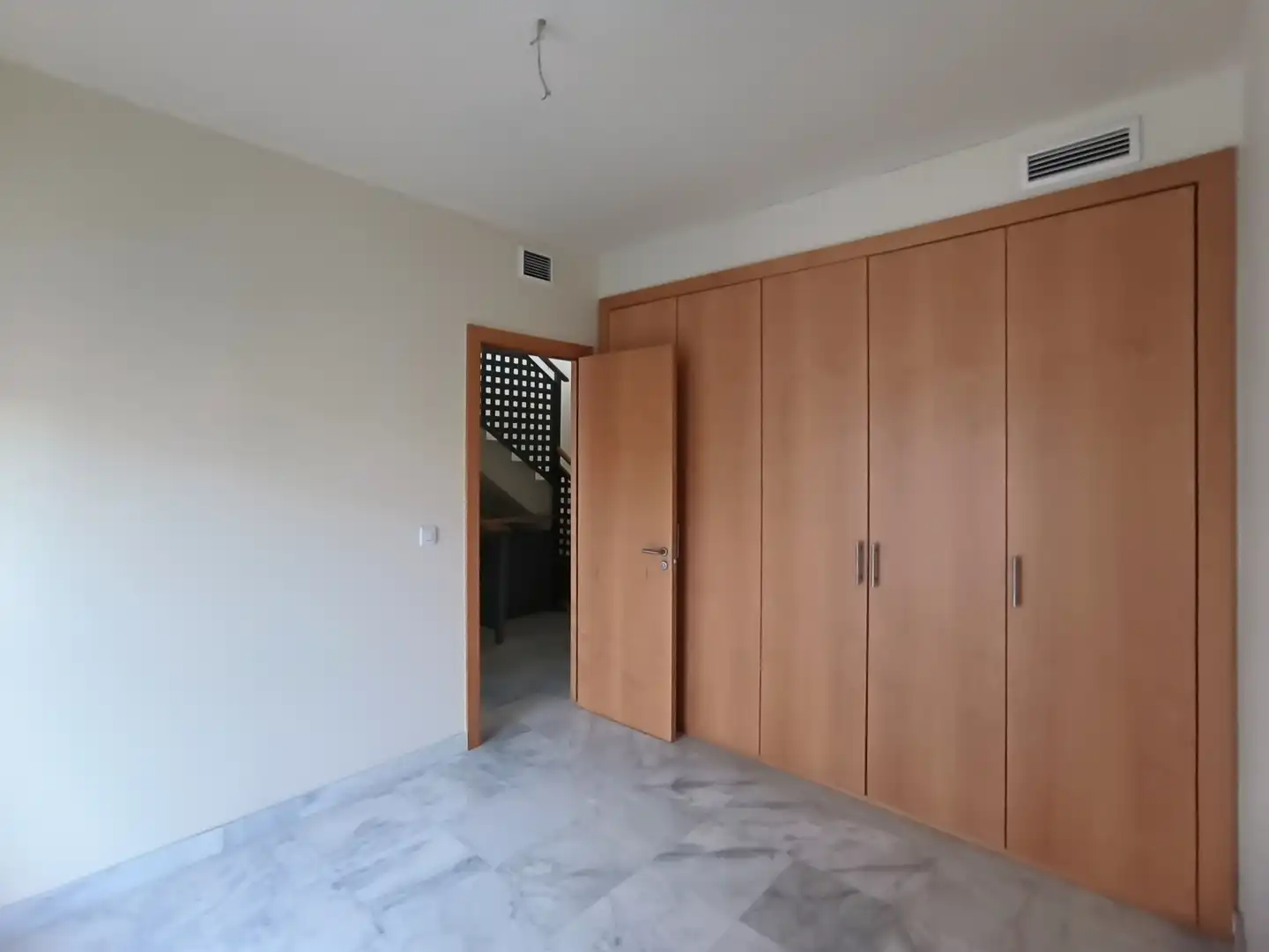 Casa adosada en venta en Espartinas con Terraza