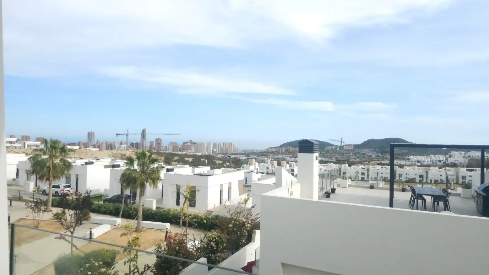 Vista exterior de Àtic de lloguer en Finestrat amb Aire condicionat, Calefacció i Terrassa