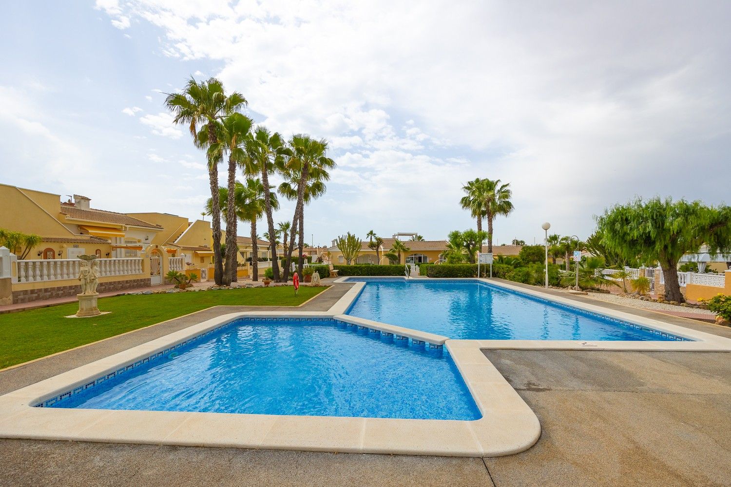 Piscina de Apartamento en venta en Rojales con Aire acondicionado, Calefacción y Jardín privado
