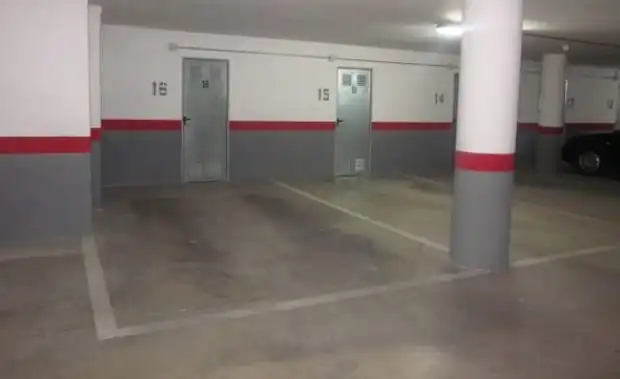 Aparcamiento con ascensor en venta en C/ De los Novios, imagen 2