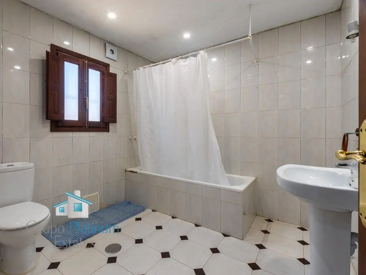 Bany de Casa o xalet en venda en Águilas amb Aire condicionat, Calefacció i Jardí privat