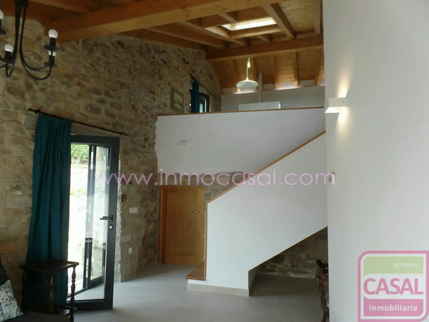 Casa o chalet de alquiler en Oviedo  con Calefacción, Terraza y Trastero