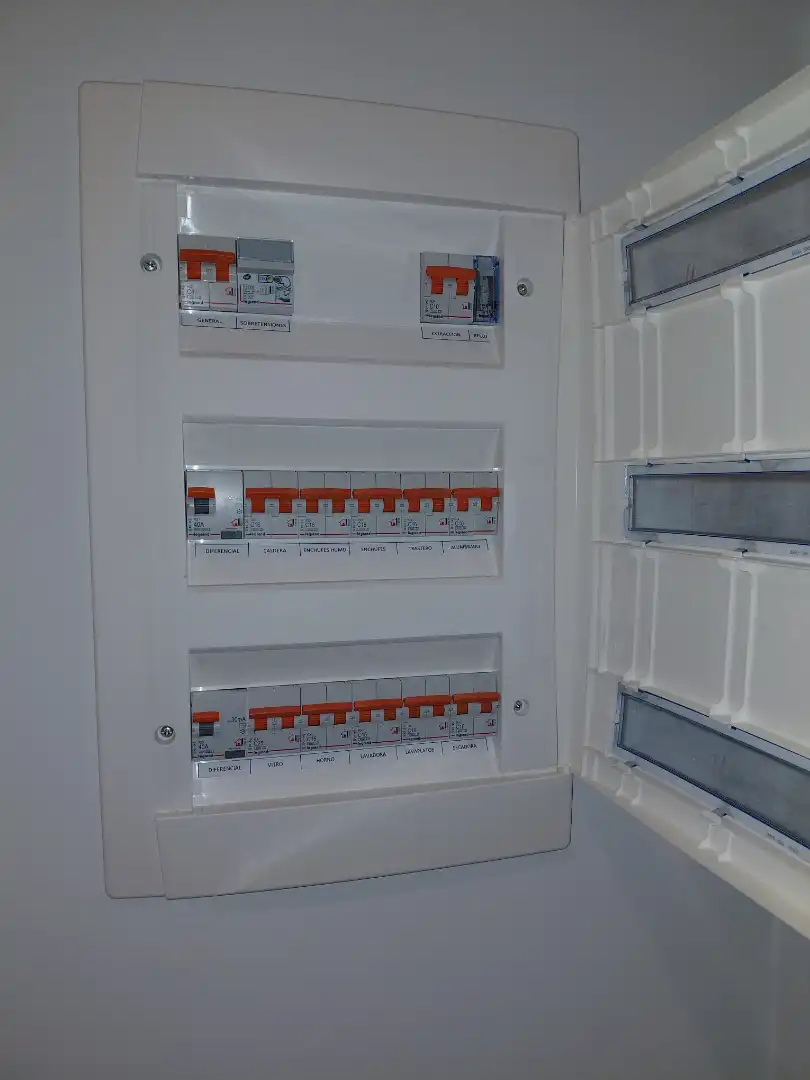 Wohnung zum Verkauf in Oleiros mit Heizung, Privatgarten und Parkett