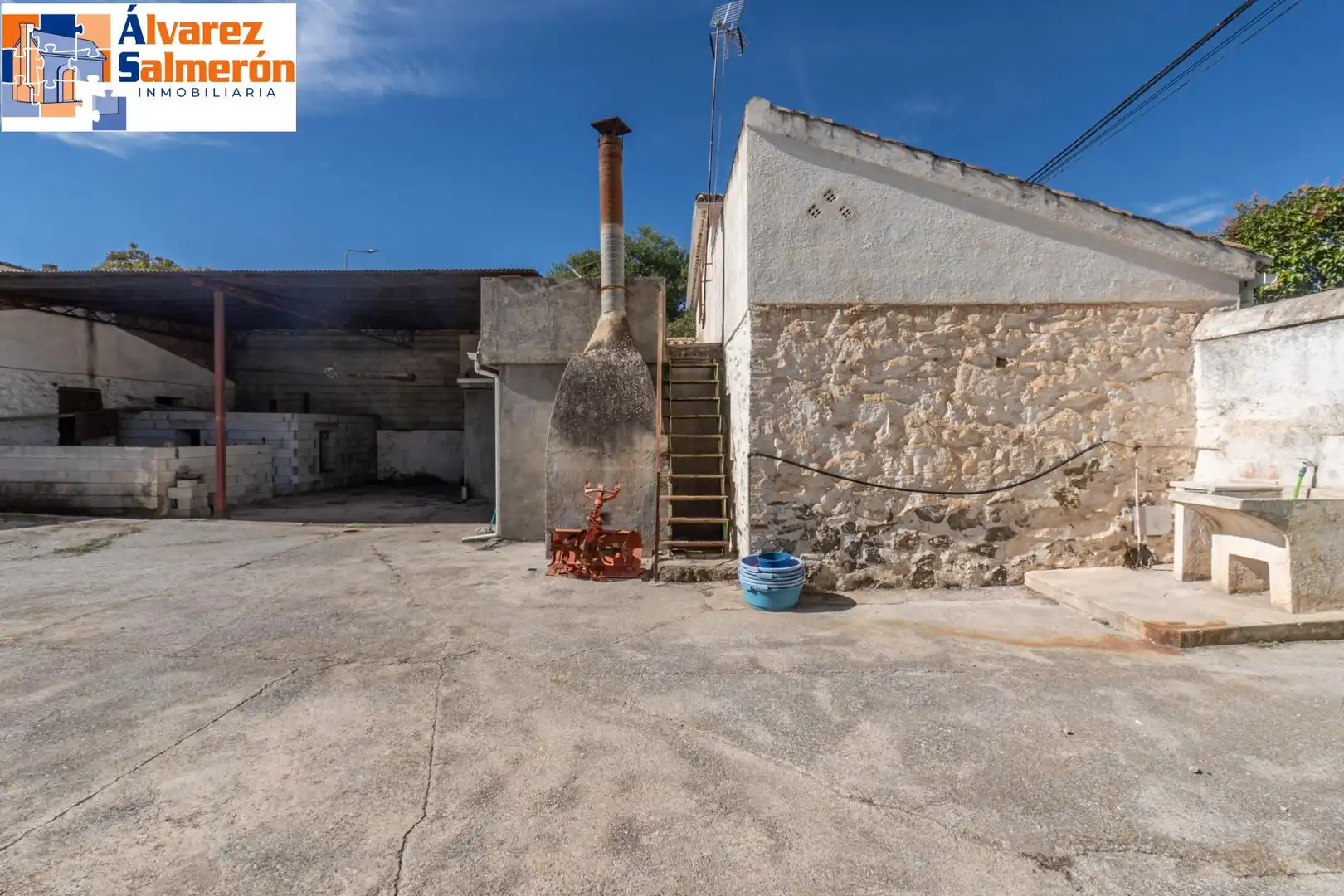 Vista exterior de Casa o xalet en venda en Albolote amb Terrassa i Balcó