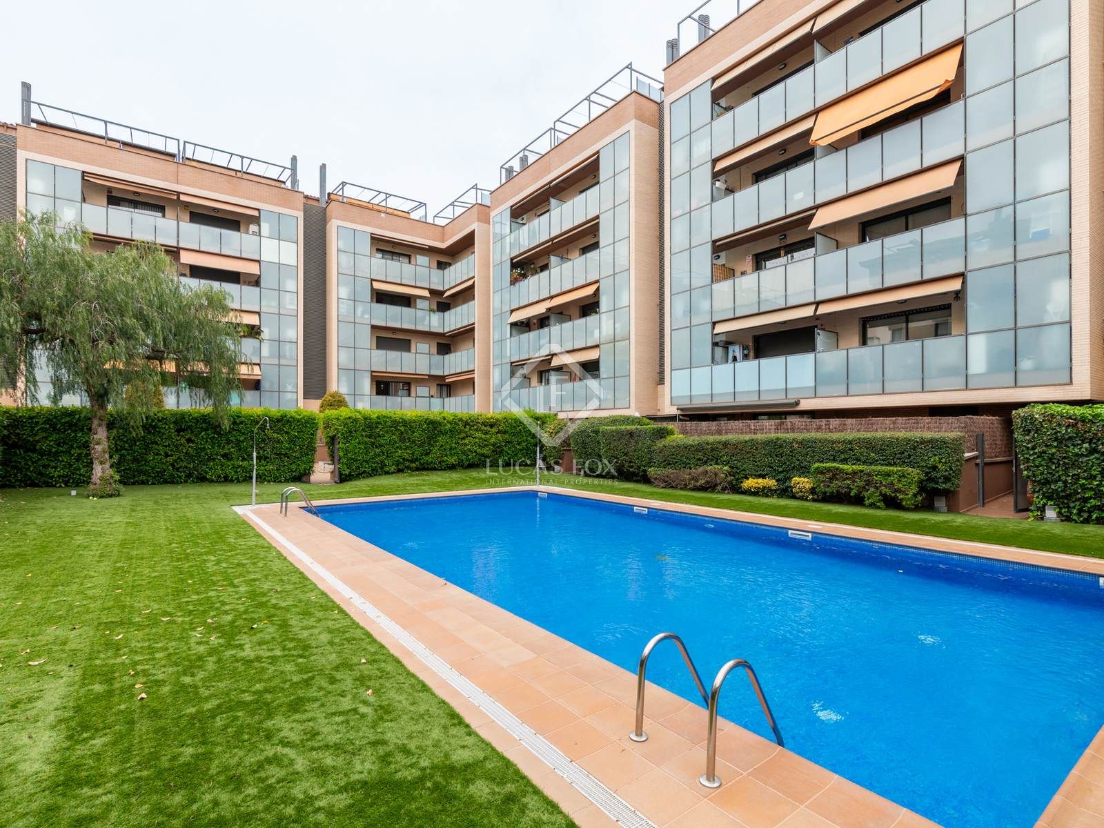Swimming pool of Flat for sale in Castelldefels  with Air Conditioner, Heating and Private garden