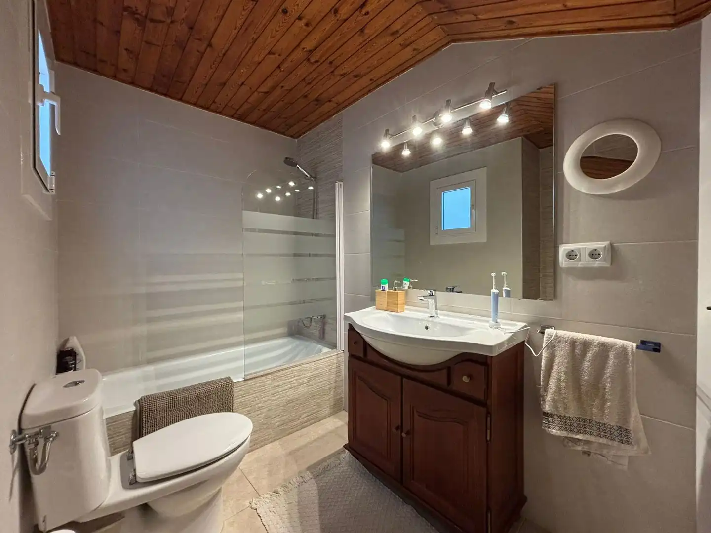 Bany de Apartament de lloguer en Alp amb Calefacció i Moblat