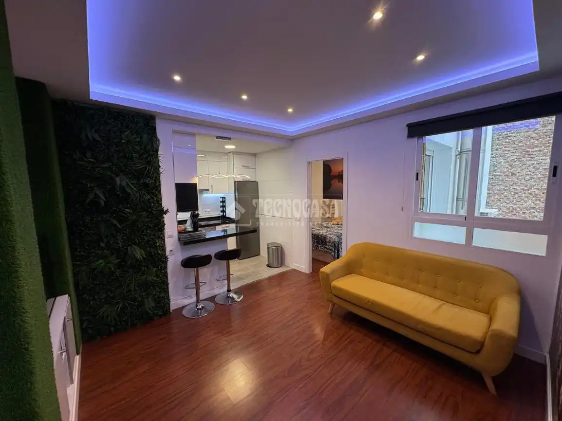 Sala de estar de Piso de alquiler en Madrid con Aire acondicionado, Calefacción y Amueblado
