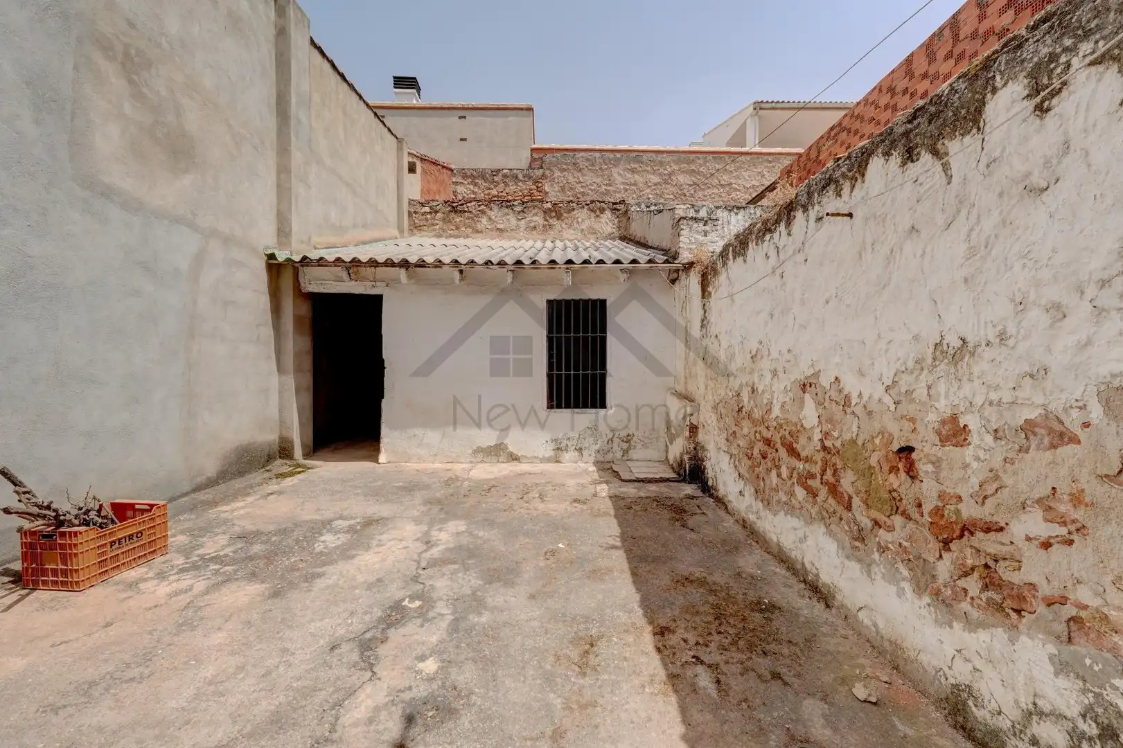 Vista exterior de Casa o xalet en venda en La Pobla de Vallbona amb Terrassa i Traster