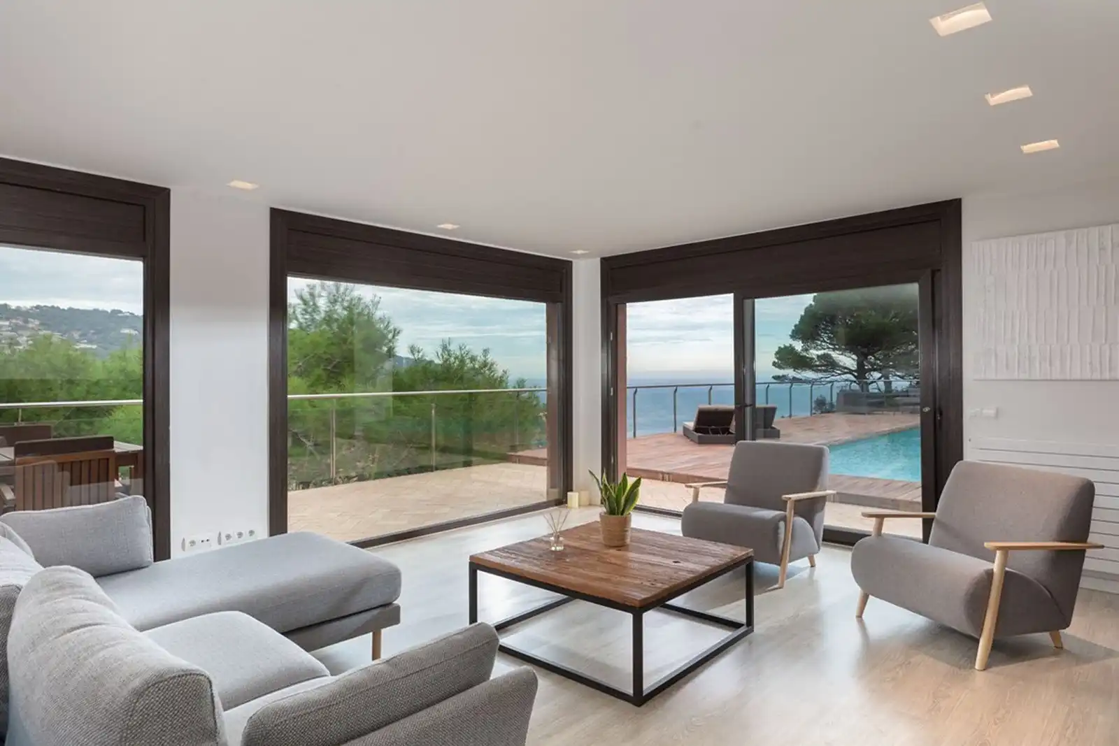 Sala d'estar de Casa o xalet en venda en Begur amb Aire condicionat, Terrassa i Piscina