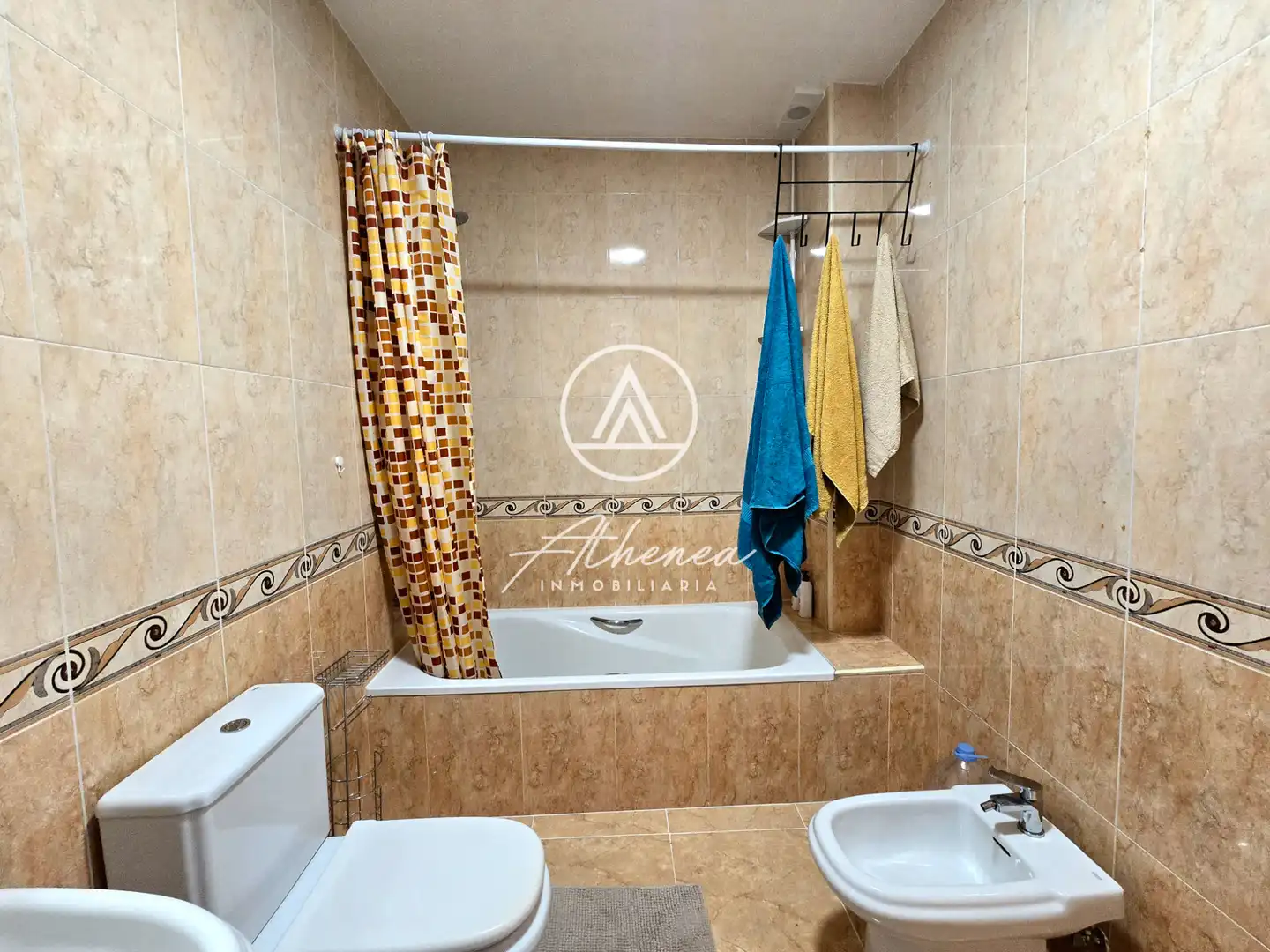 Baño de Piso en venta en Roquetas de Mar con Terraza, Amueblado y Horno