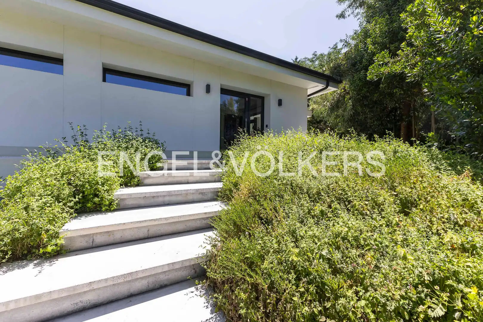House with pool for sale in Urbanización La Moraleja, imagen 2