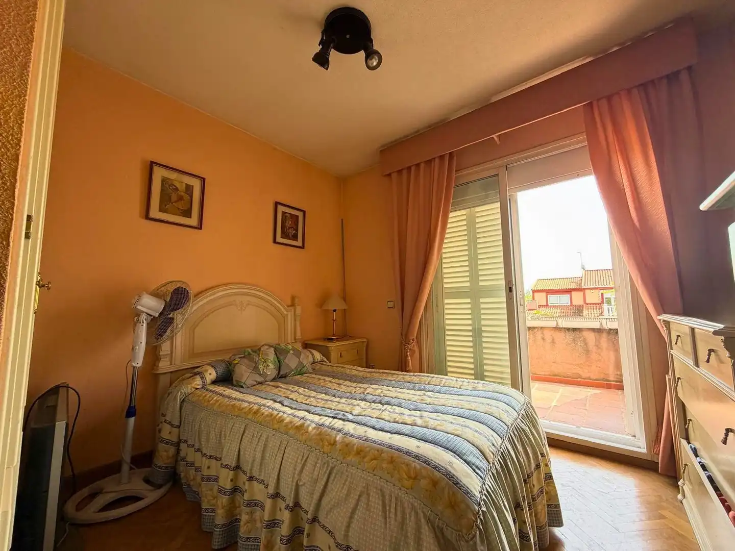 Habitación de Casa o chalet en venta en Rivas-Vaciamadrid con Aire acondicionado, Calefacción y Jardín privado