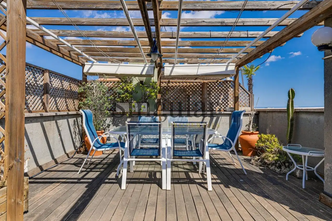 Terrasse von Dachboden zum Verkauf in Barcelona mit Klimaanlage, Heizung und Parkett