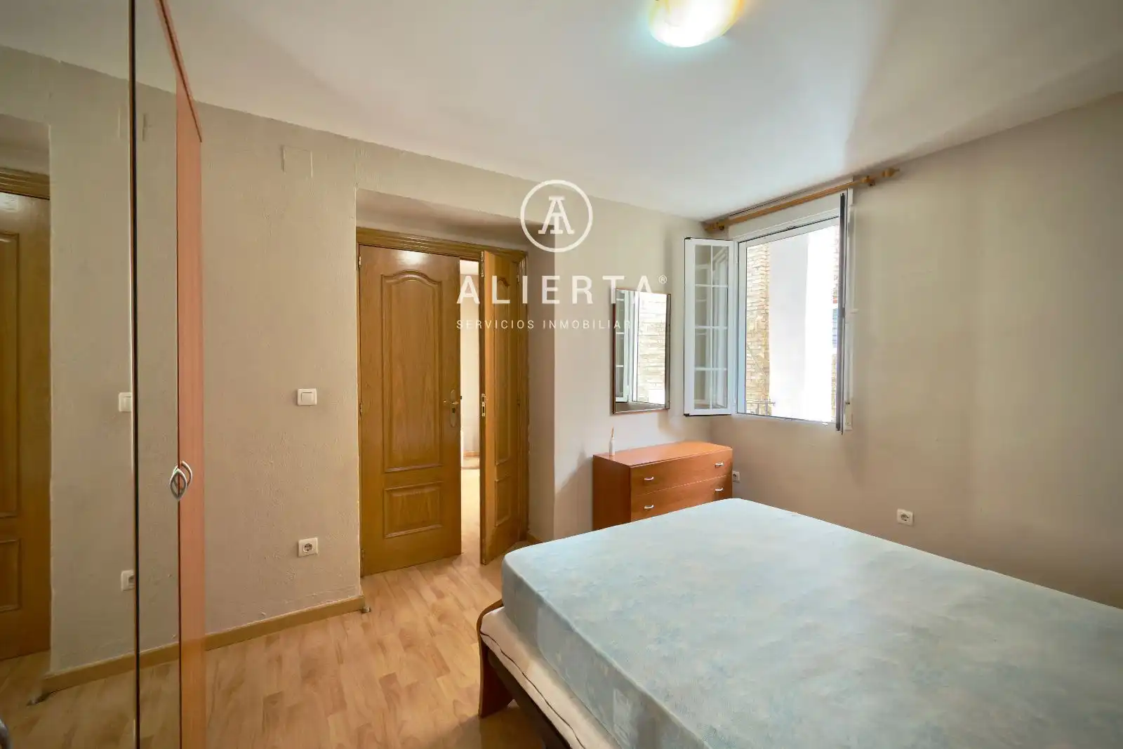 Piso de alquiler en Pizarro, Doctor Cerrada