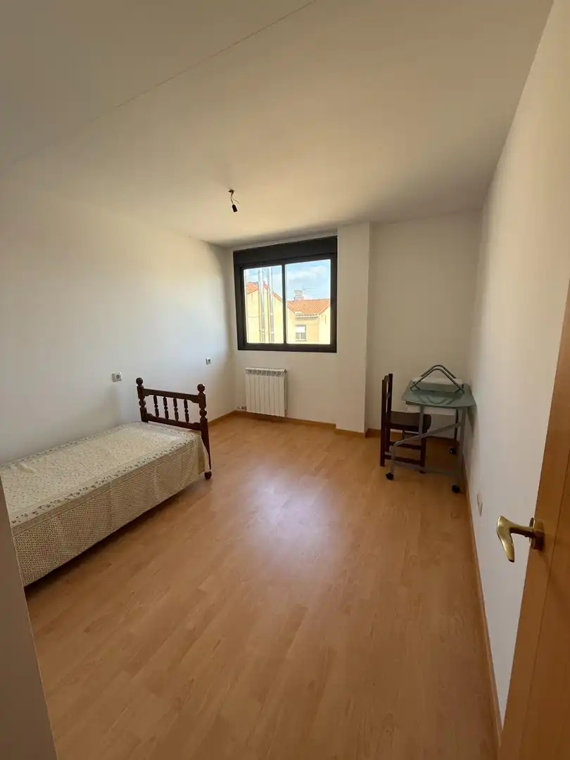 Habitación de Piso en venta en Pinseque con Balcón