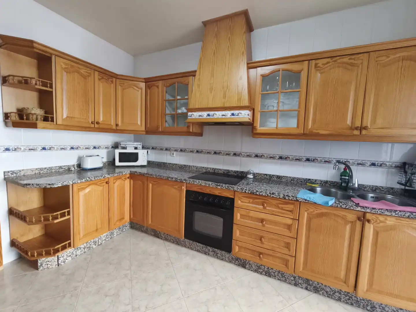 Cocina de Piso de alquiler en Cártama con Terraza, Trastero y Amueblado