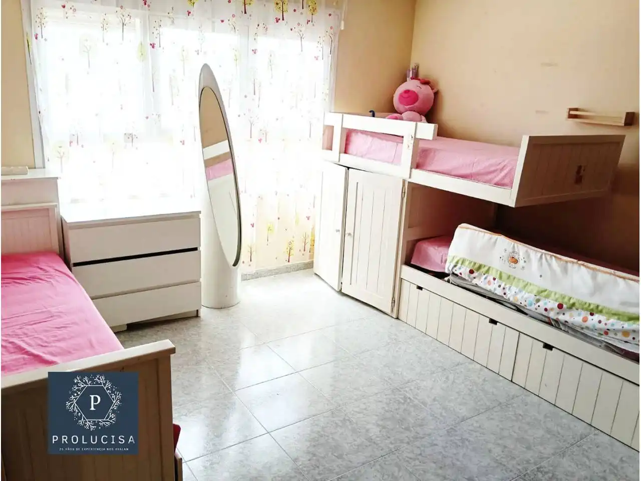 Habitación de Casa o chalet en venta en Serranillos del Valle con Calefacción, Terraza y Piscina