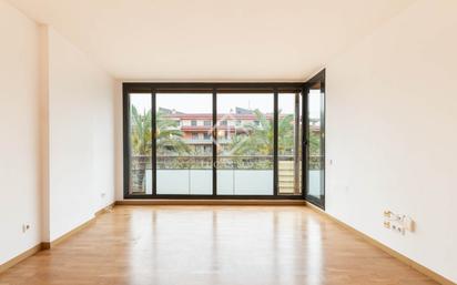 Living room of Flat for sale in Gavà  with Air Conditioner, Swimming Pool and Balcony