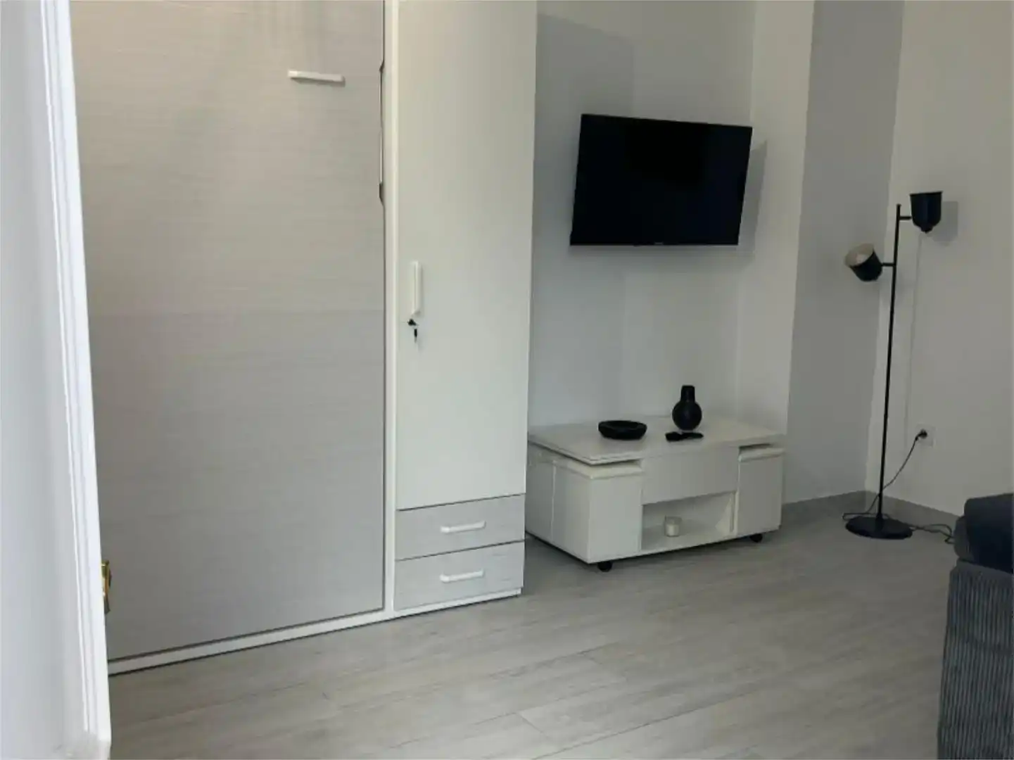 Sala d'estar de Estudi de lloguer en  Sevilla Capital amb Aire condicionat