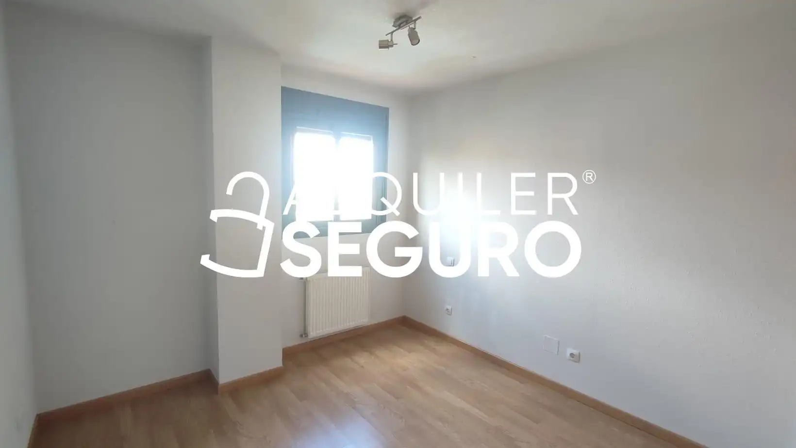Habitación de Piso de alquiler en Paracuellos de Jarama con Calefacción, Trastero y Amueblado