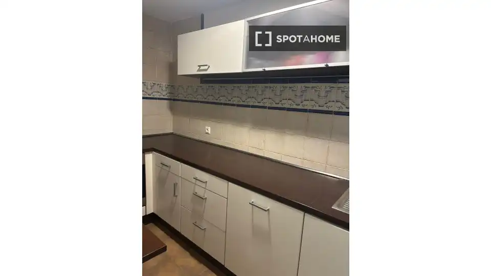 Cuina de Pis de lloguer en Córdoba amb Aire condicionat, Calefacció i Moblat
