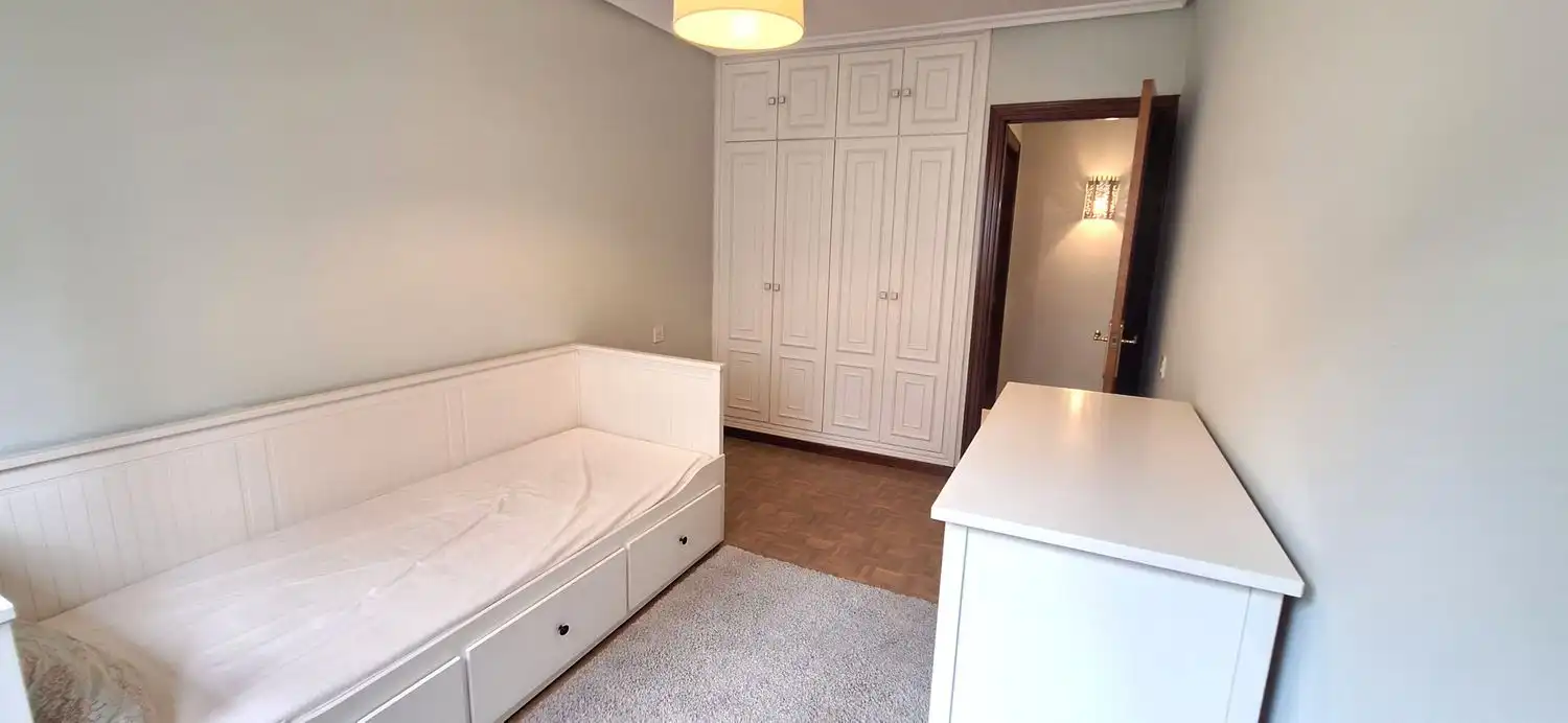 Bedroom of Flat for rent in Gijón   with Heating, Terrace and Swimming Pool