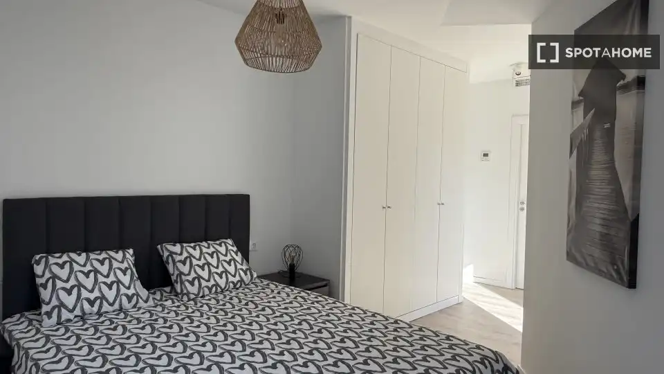 Dormitori de Apartament per a compartir en Málaga amb Aire condicionat, Terrassa i Moblat