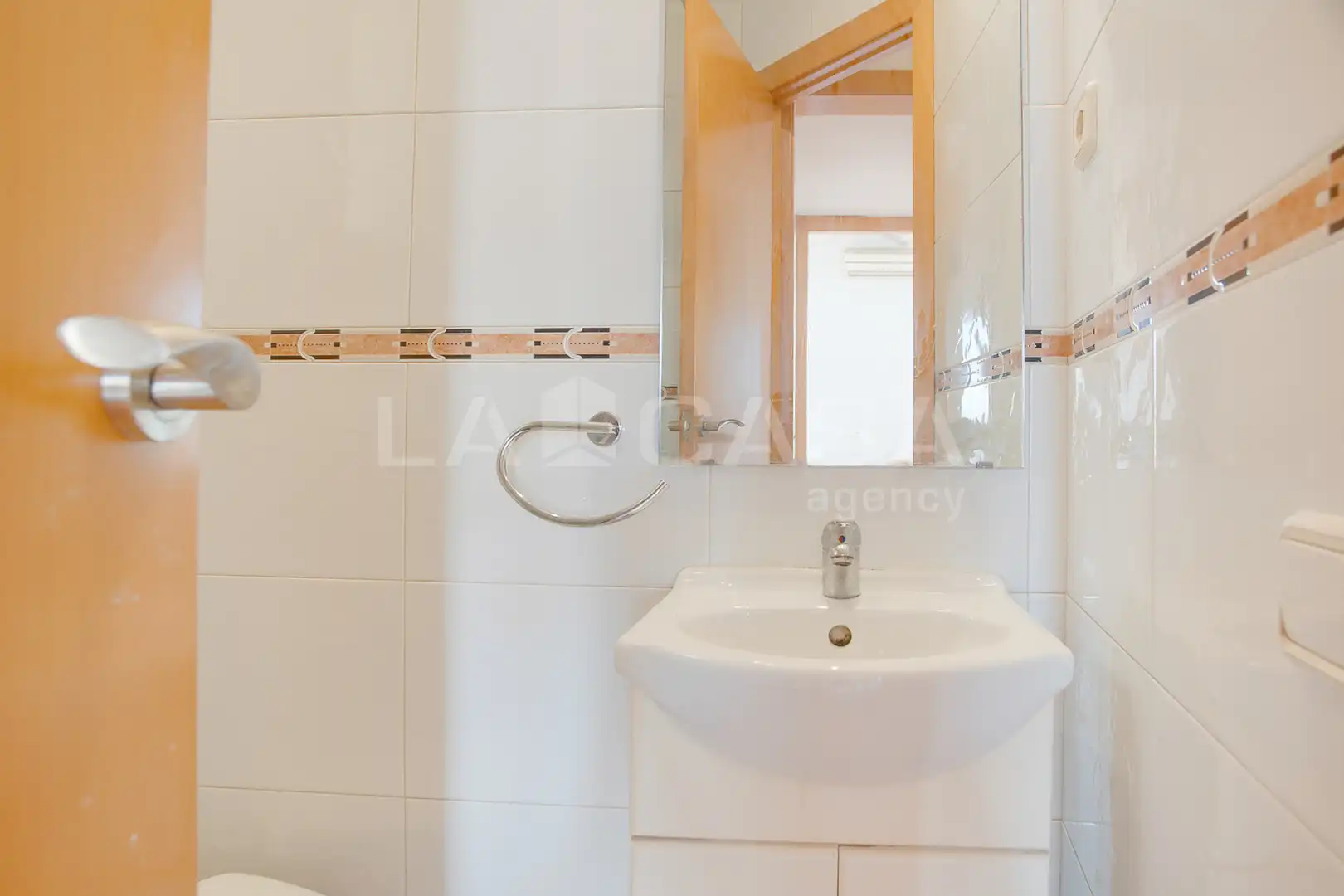 Baño de Piso en venta en Barcelona con Calefacción y Balcón