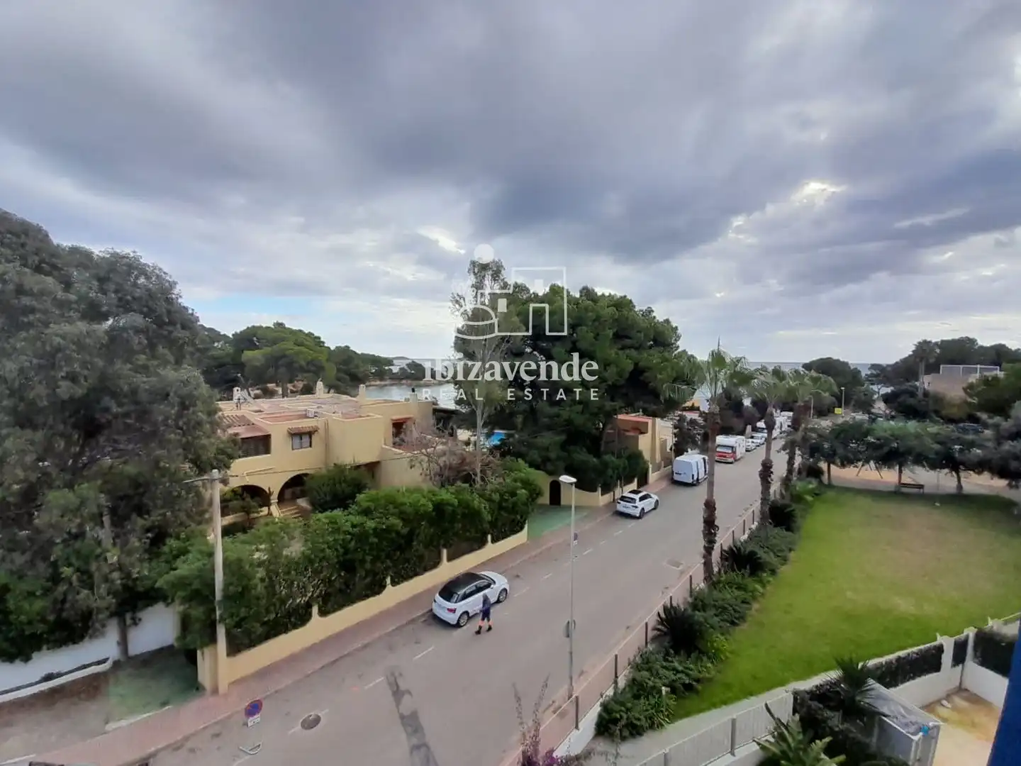 Vista exterior de Pis en venda en Santa Eulària des Riu amb Aire condicionat, Calefacció i Terrassa