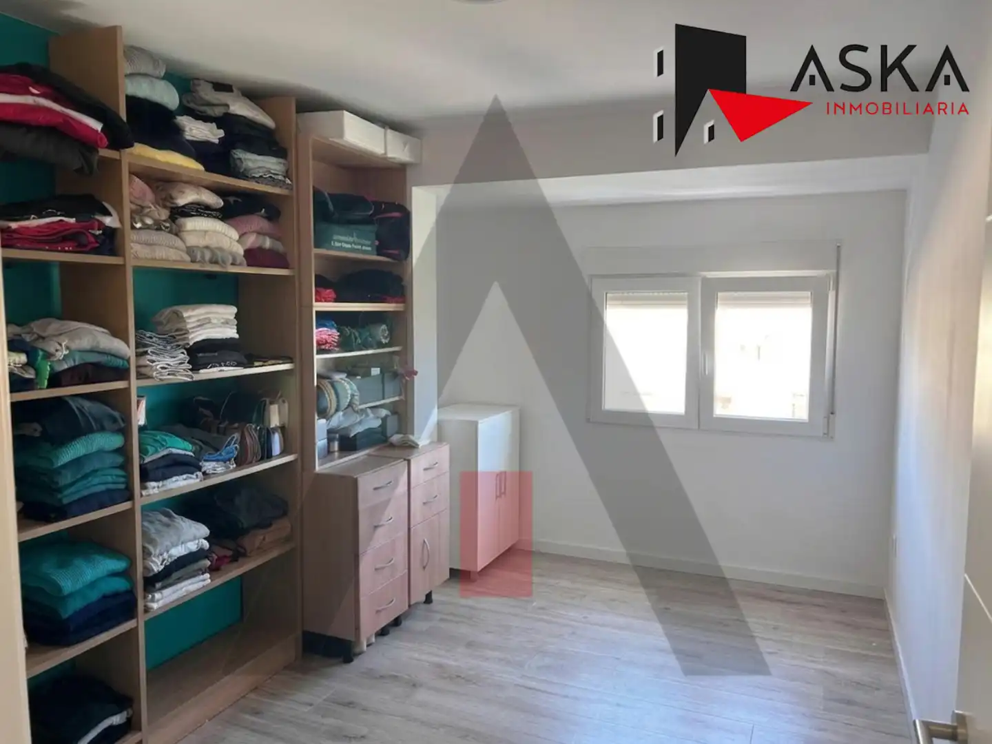 Habitación de Piso en venta en Sedaví con Aire acondicionado y Balcón