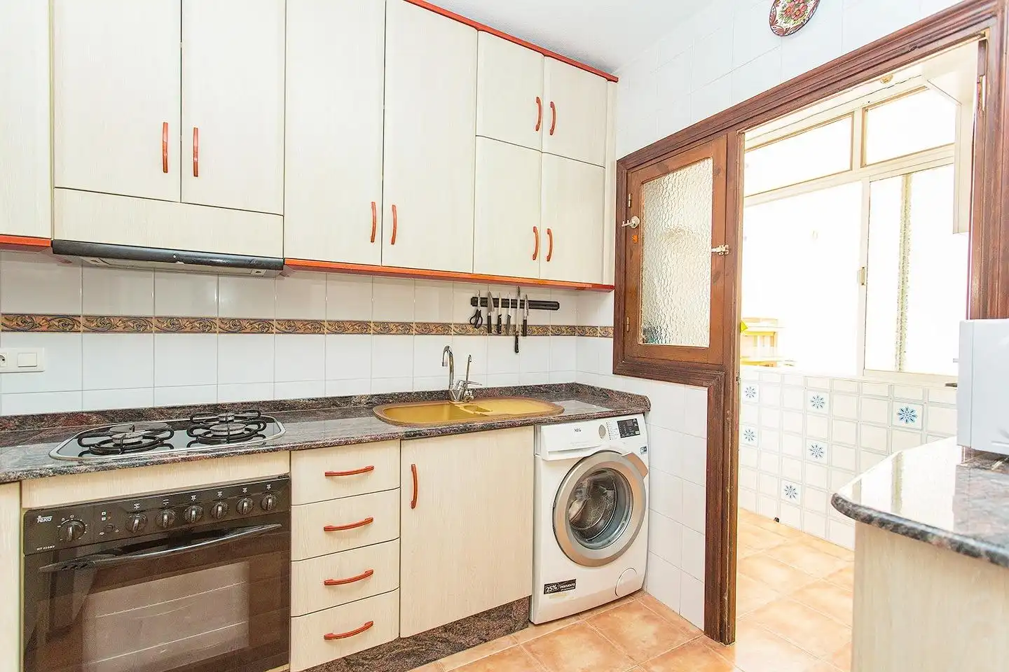 Cocina de Apartamento en venta en Torrevieja con Aire acondicionado, Terraza y Amueblado