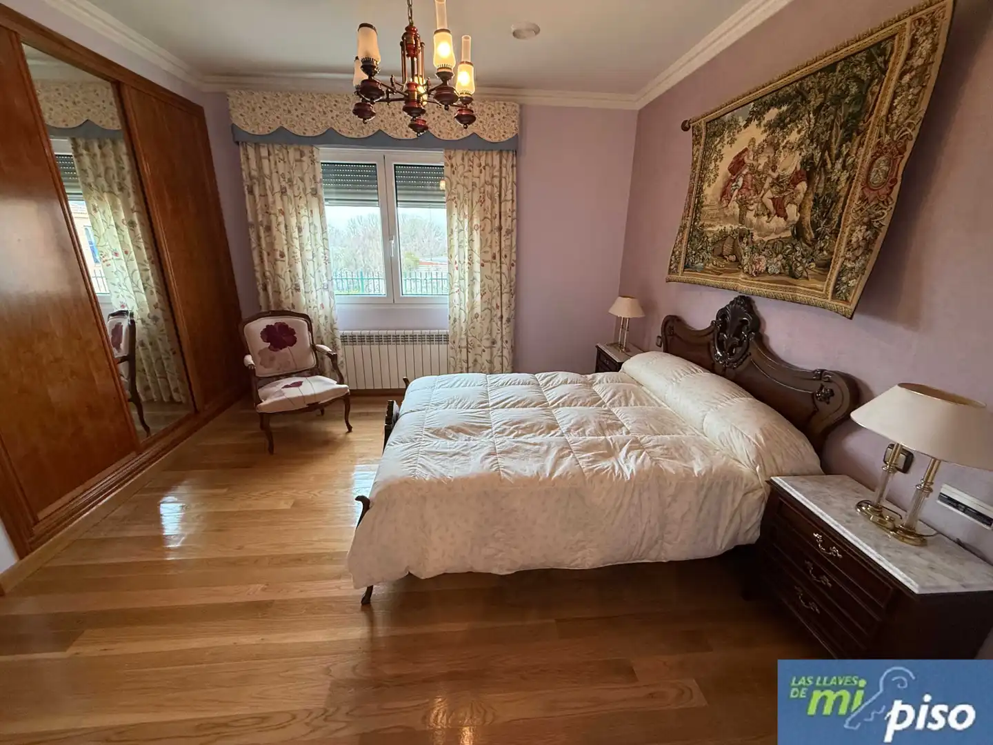 Dormitori de Casa o xalet en venda en Santovenia de Pisuerga amb Calefacció, Jardí privat i Parquet