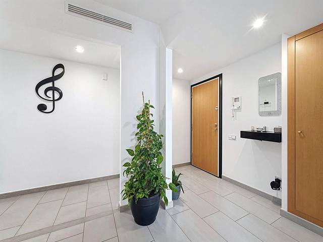 Piso en Venta en Calle PORXE DEL, 31 en Piles