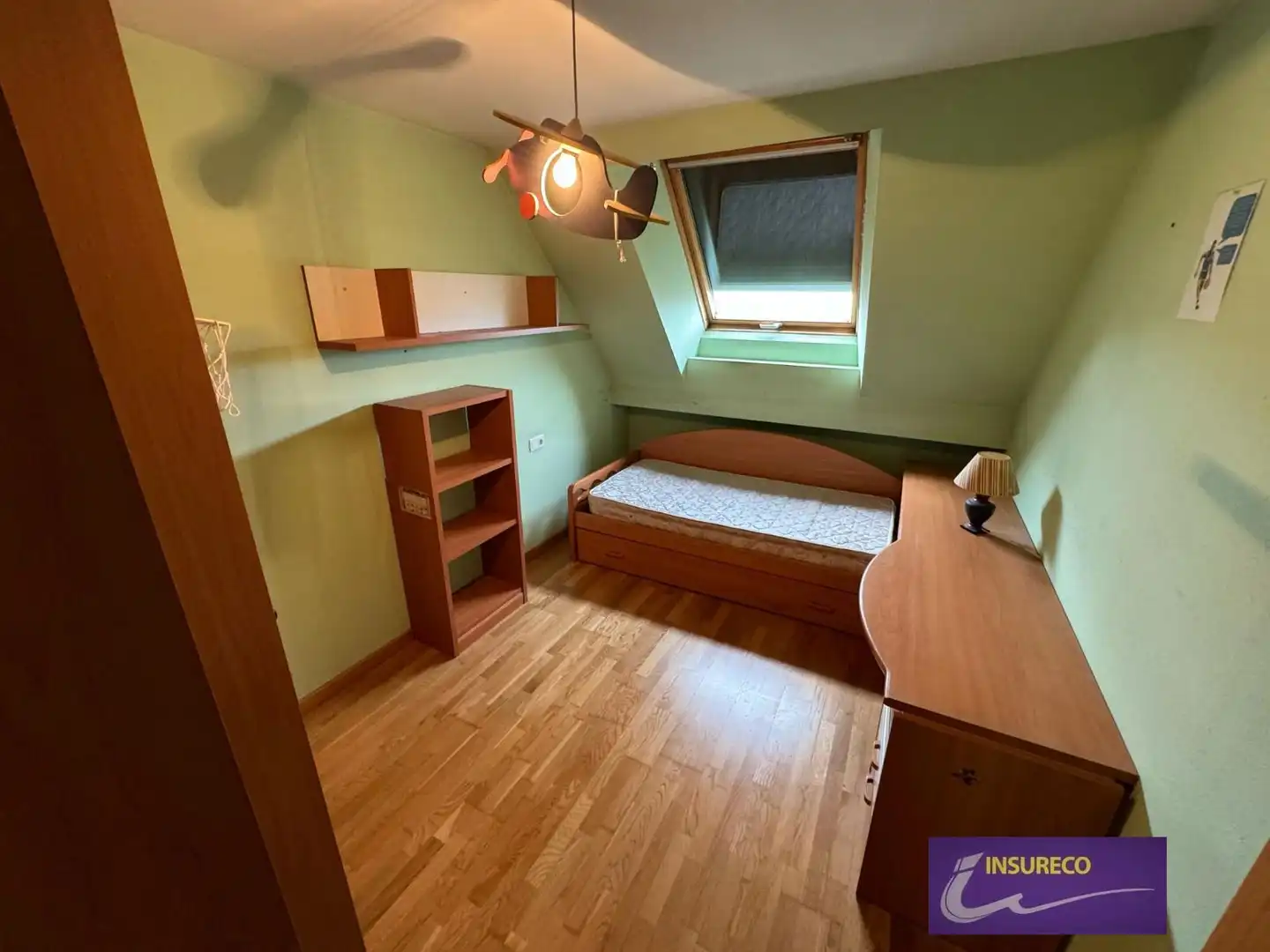 Habitación de Dúplex en venta en León Capital  con Calefacción, Terraza y Trastero