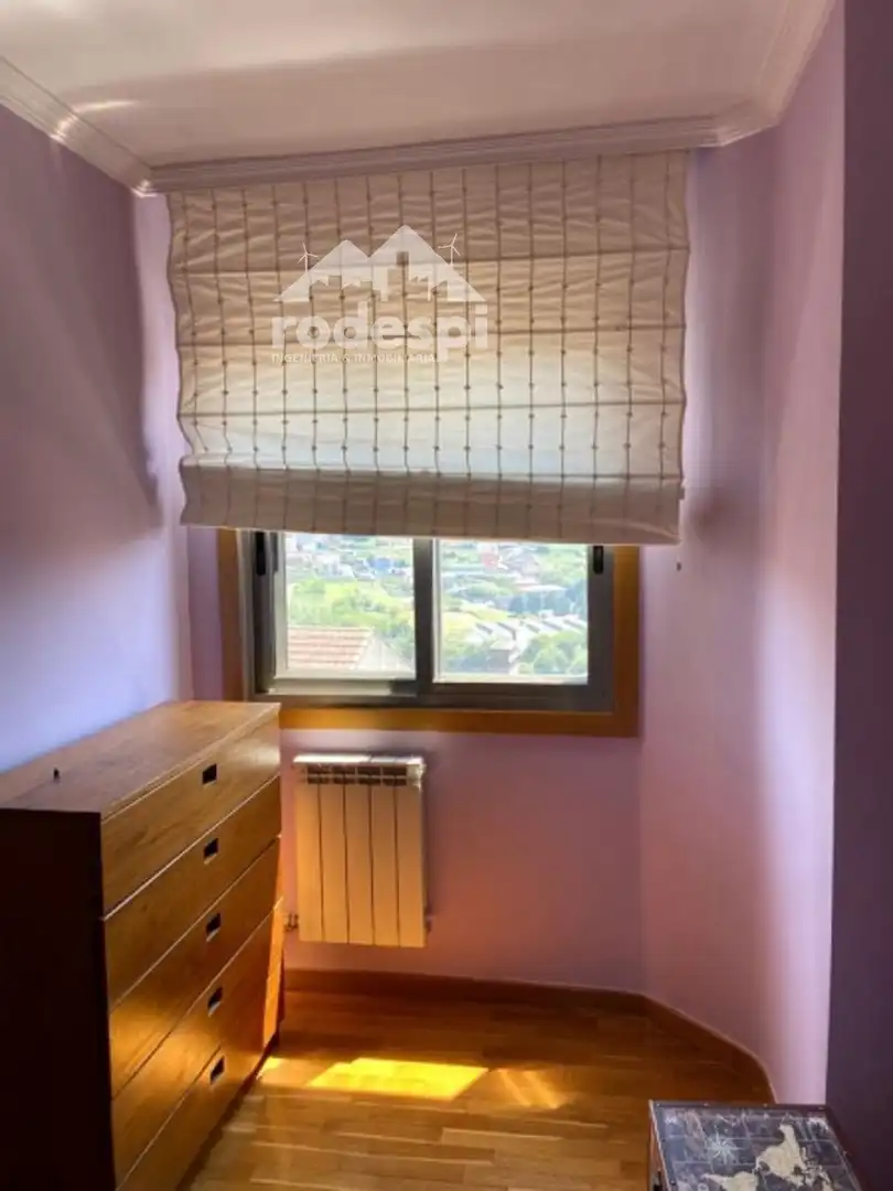 Habitación de Ático en venta en Vigo  con Calefacción, Trastero y Amueblado