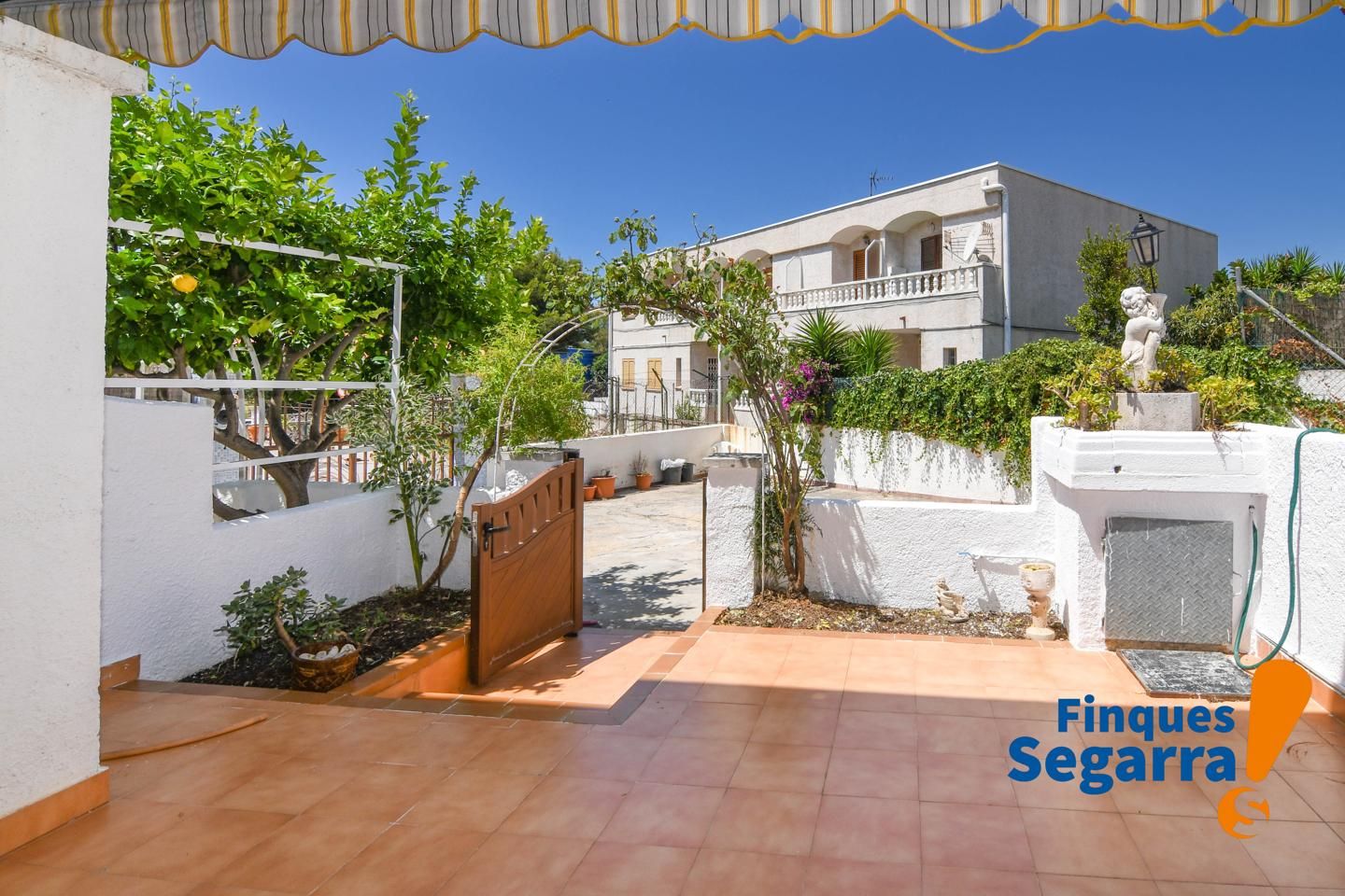 Exterior view of House or chalet for sale in El Vendrell  with Air Conditioner, Private garden and Terrace