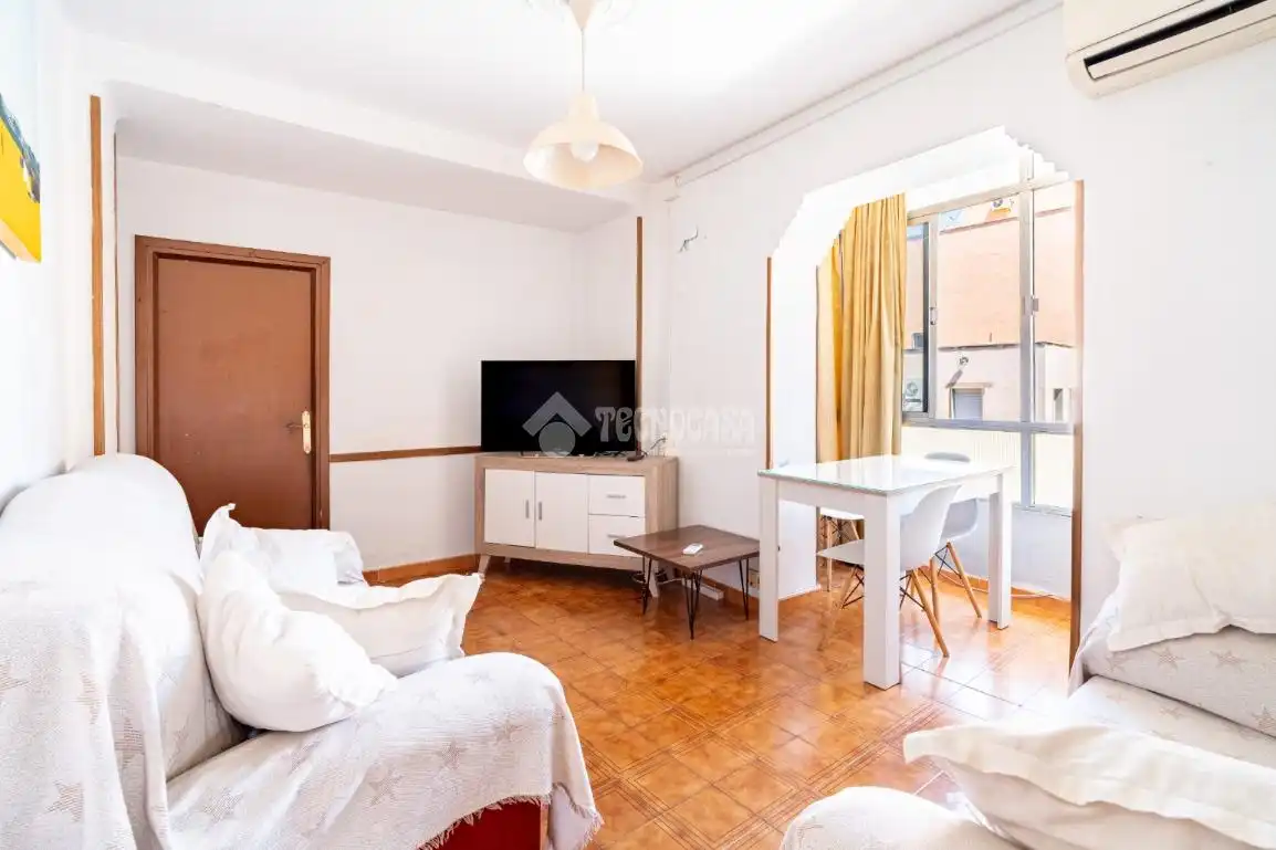 Sala de estar de Piso en venta en Granada con Aire acondicionado y Balcón