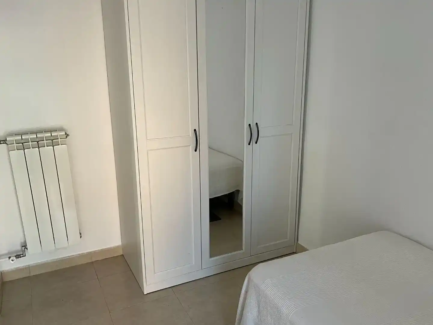 Habitación de Piso de alquiler en Huesca con Amueblado y Balcón