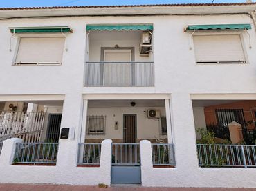 Pis amb balcó en venda a Calle Santa María del Mar