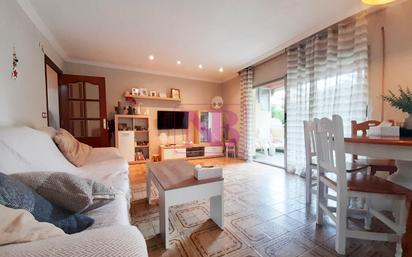 Living room of Flat for sale in Salou  with Heating, Balcony and Community pool