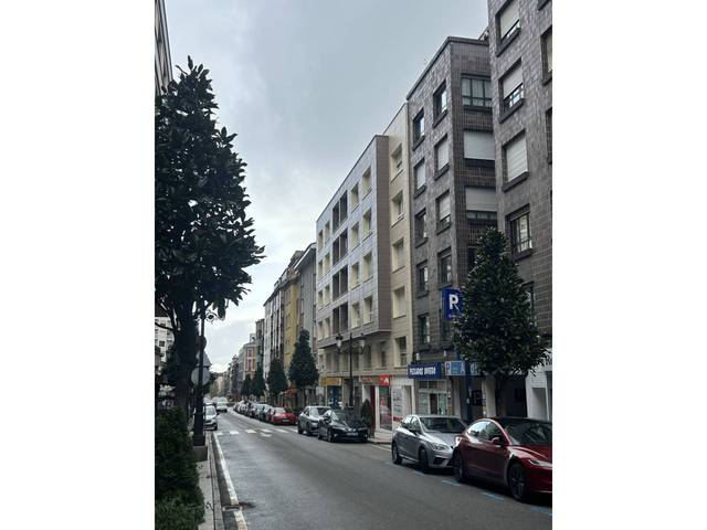 Piso en Venta en Calle GONZALEZ BESADA en Auditorio - Seminario - Parque de Invierno